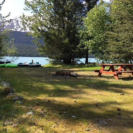 Renfro'S Lakeside Retreat Primrose Exterior photo